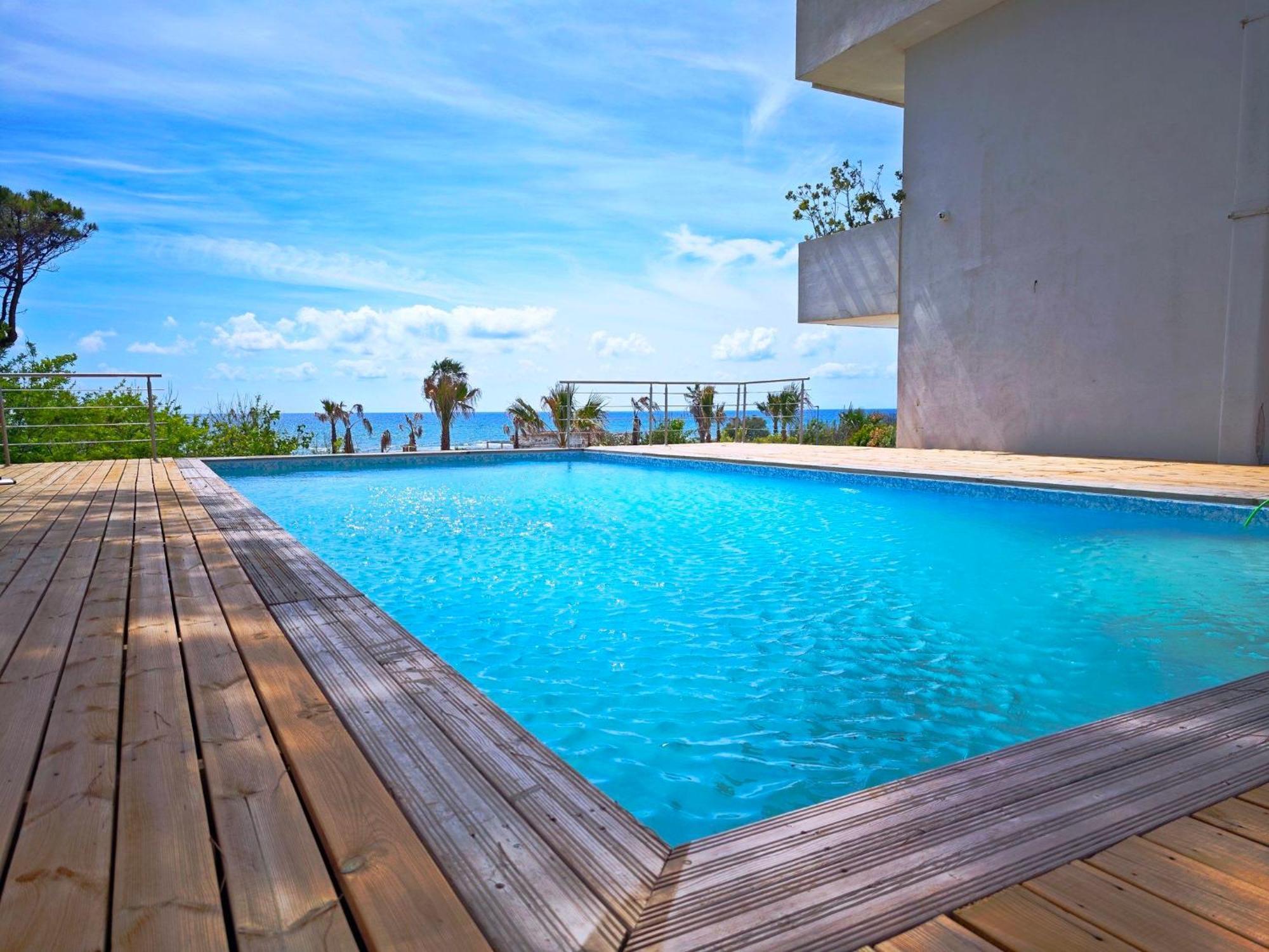 Hotel Artemide Mare Paestum Exterior photo